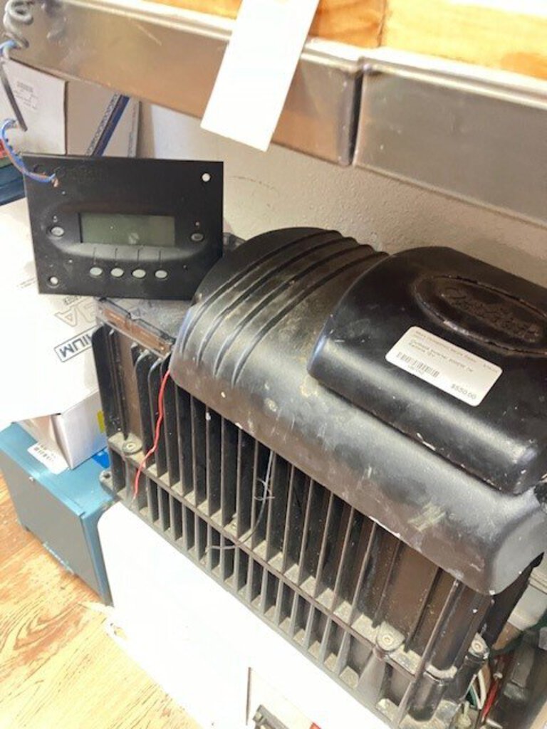 Outback Inverter 2000W /w Remote